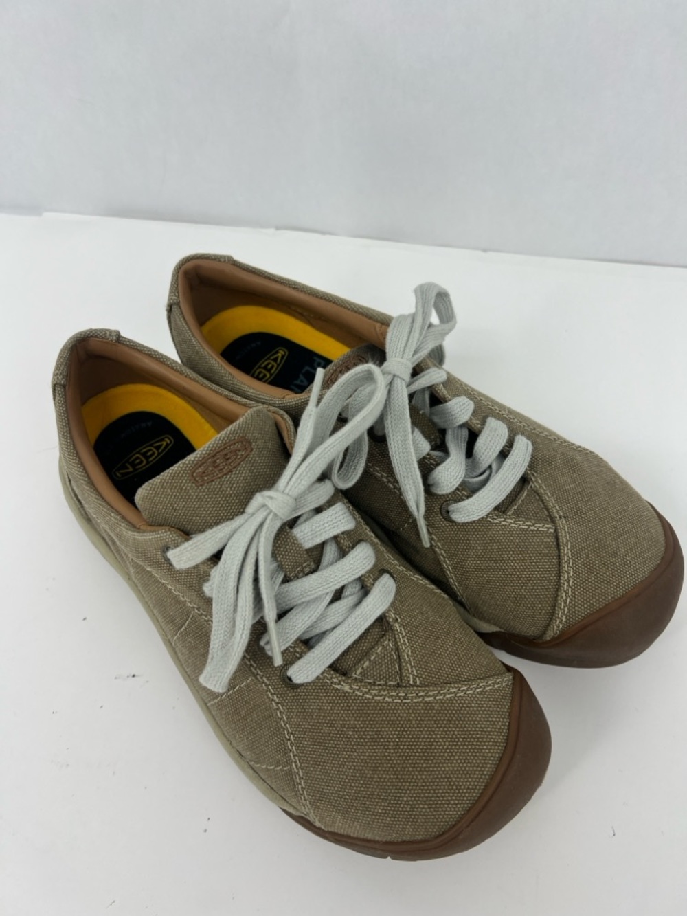 KEEN Presidio Canvas Casual Shoes - like new - Picture 3 of 13